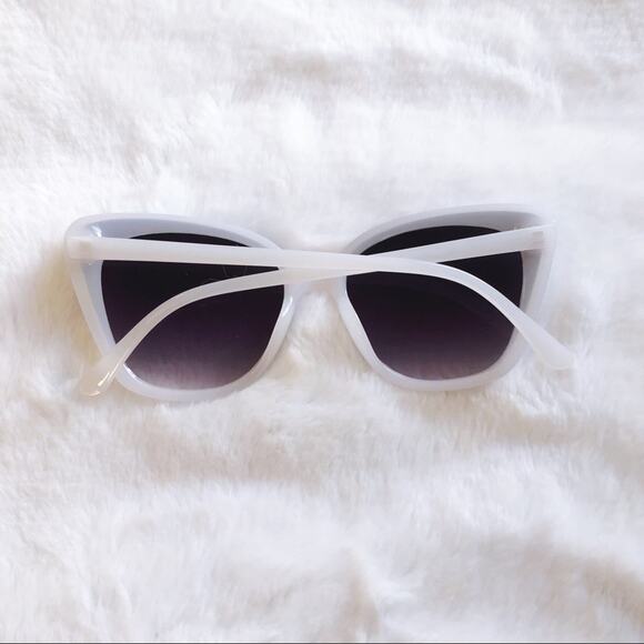 Amelia White Cat Eye Full Rim Sunglasses - Picture 9 of 10